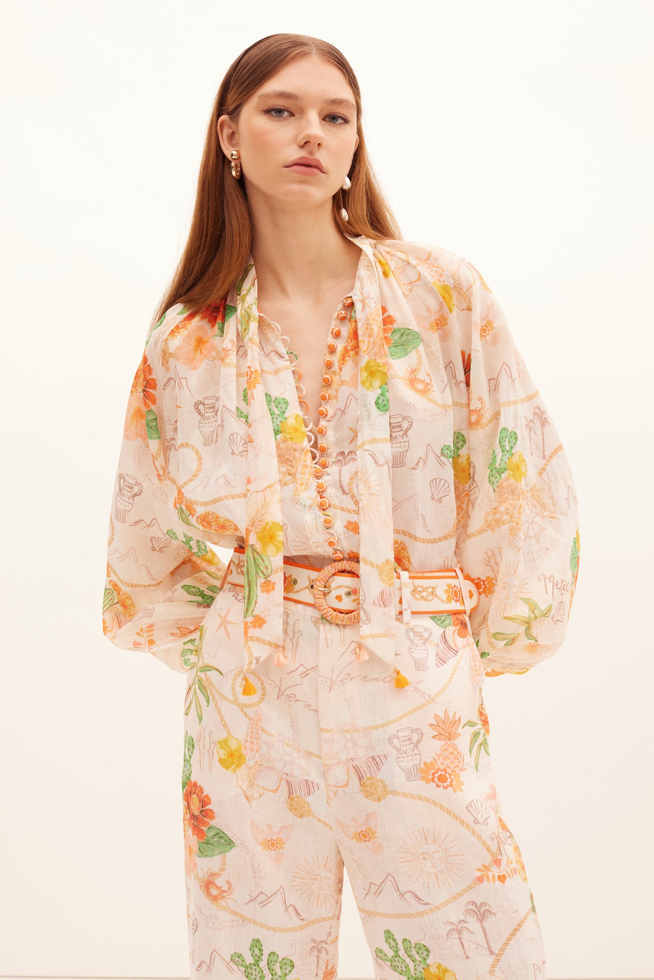 Tacaná Tie Buttoned Blouse