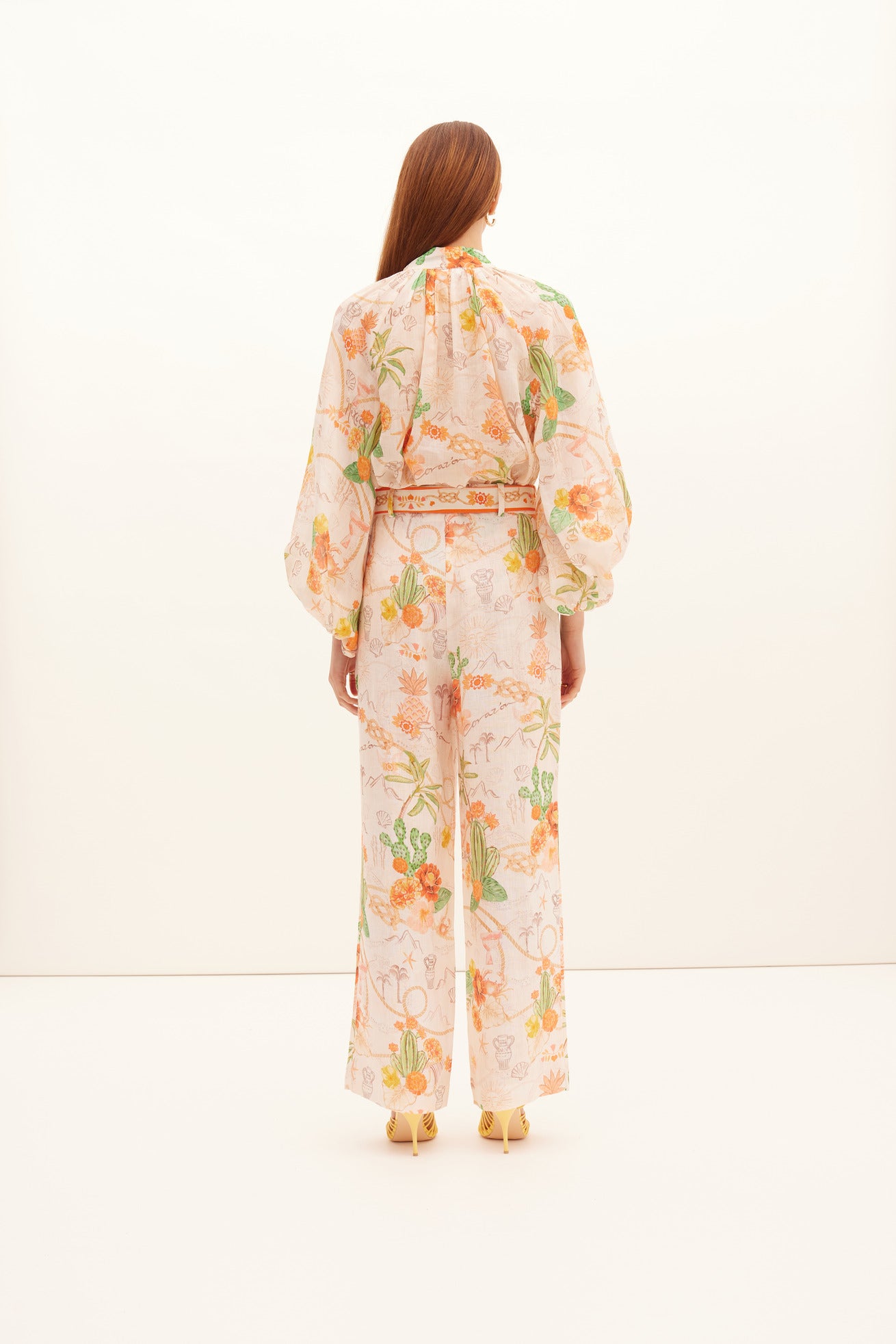 Tacaná Tie Buttoned Blouse